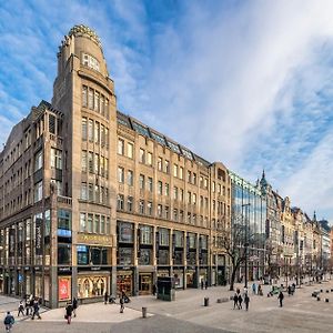 Crown Palace Apartments By Adrez